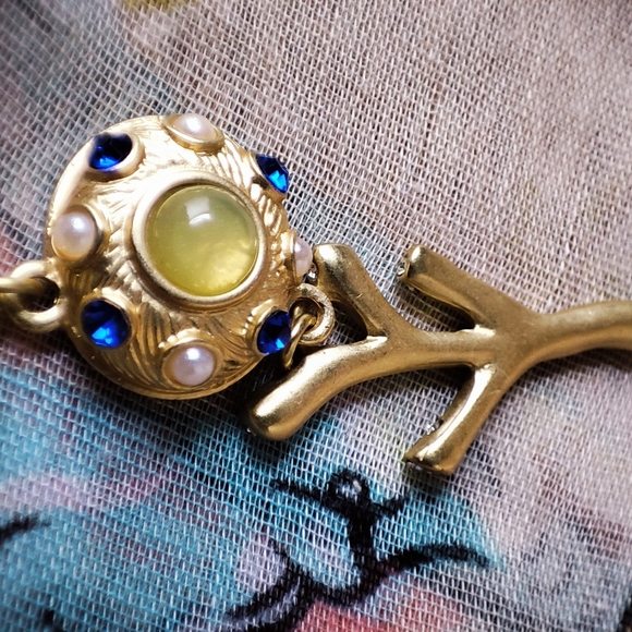 Brushed Gold Faux Pearls Cluster Ocean Theme Encrusted Stone Statement Necklace - Picture 2 of 15